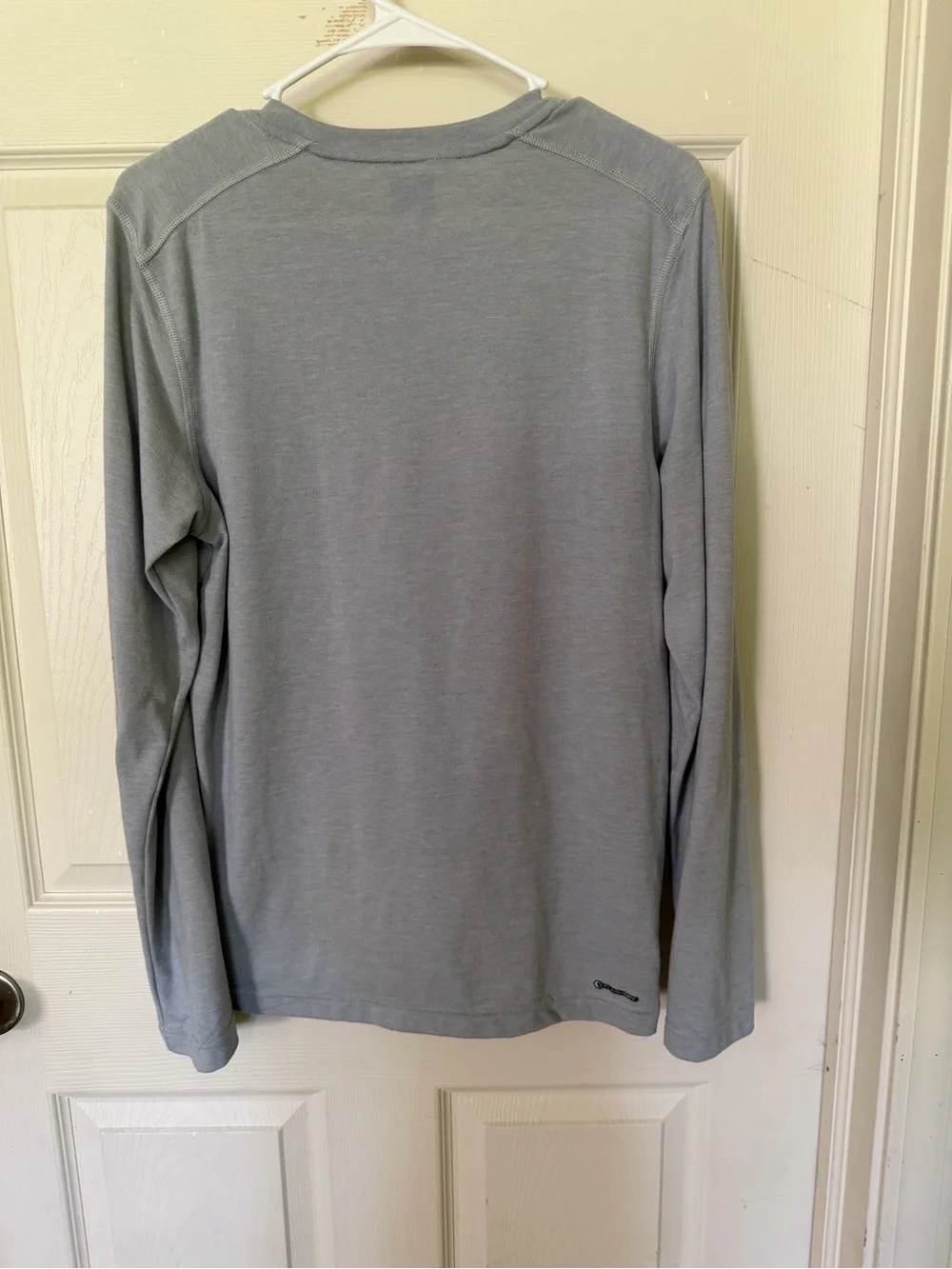 The North Face Men's Light Gray Long-Sleeve Henley